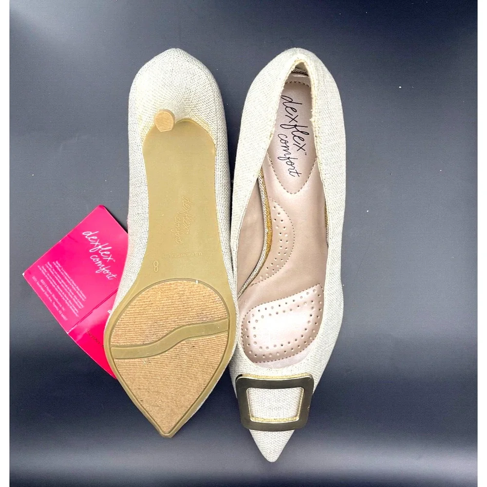 NWT -DEXFLEX Comfort Pumps Heels Textile Upper Gold Tone Metal Buckle Size 8 M